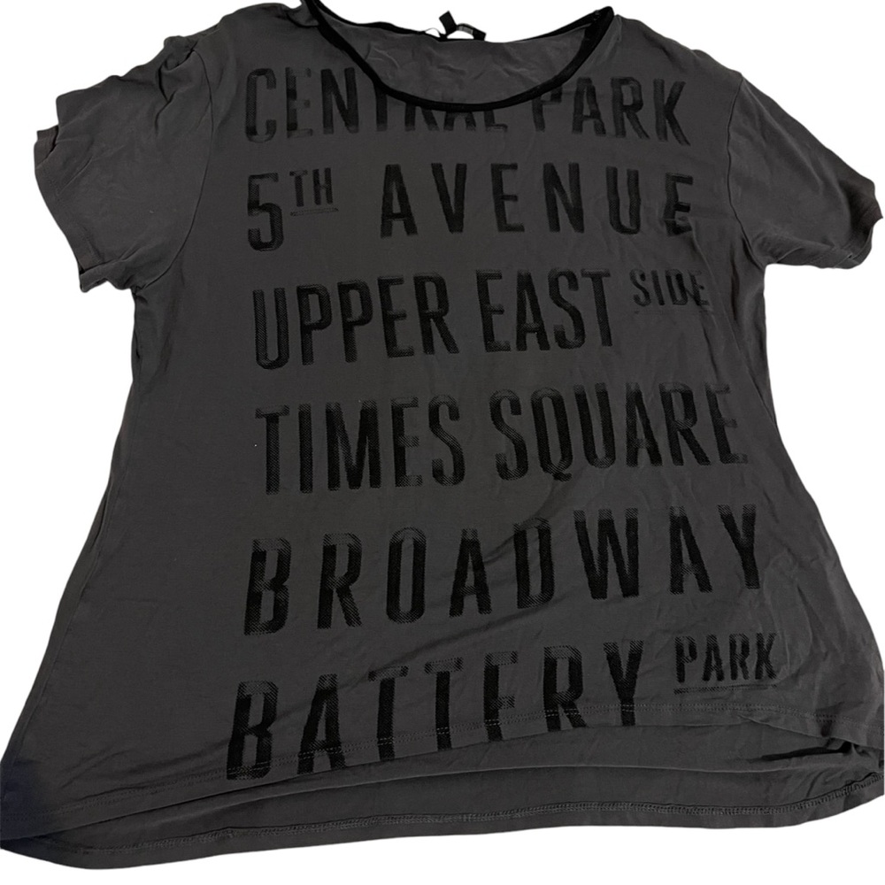 Elie Tahari New York grey and black urban style t-shirt/ size large